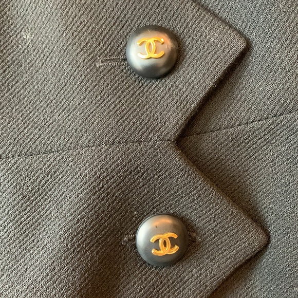 Vintage CHANEL Black Wool Silk Knee Length Skirt CC Logo Lining CC Buttons🖤 - Picture 14 of 16
